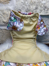 Load image into Gallery viewer, XL Size Pocket "Daisies"-In Stock