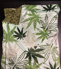 Load image into Gallery viewer, Minky Blanket &quot;Maple Leaf&quot;-In Stock
