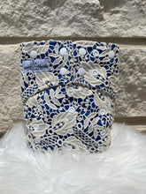 Load image into Gallery viewer, &quot;Royal Breeze&quot; One Size Lace
