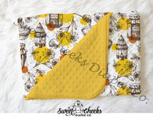 Load image into Gallery viewer, Minky Blanket &quot;Oh Honey&quot;-In Stock
